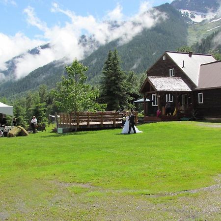 Birch Meadows Lodge B&B Fernie Exterior photo